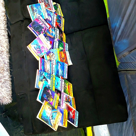 Scholastic Other - Goosebumps books